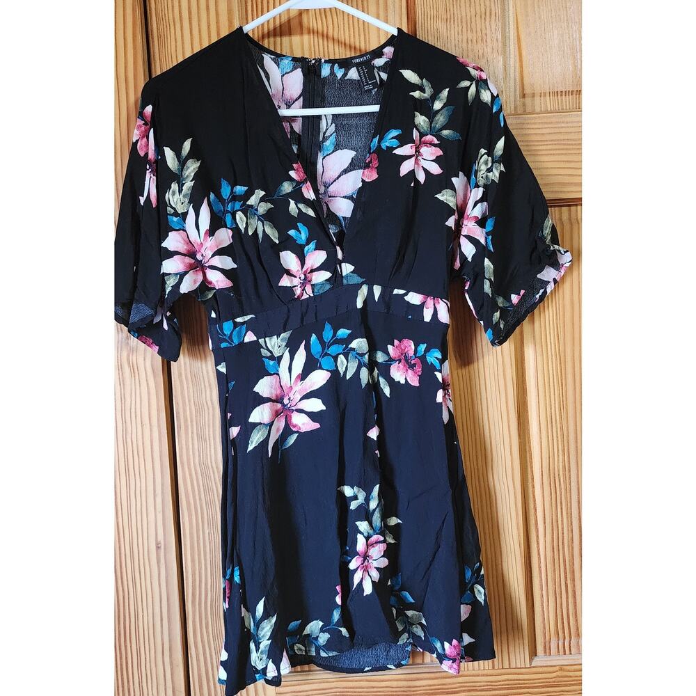 Forever‎ 21 Floral V-Neck Tunic Top Black Pink Blue Small